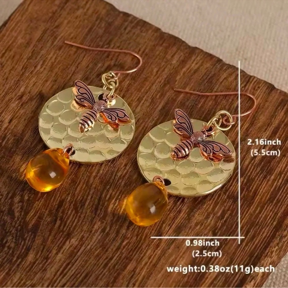 Vintage Gothic Copper Bumble Bee Earrings - Picture 5 of 10